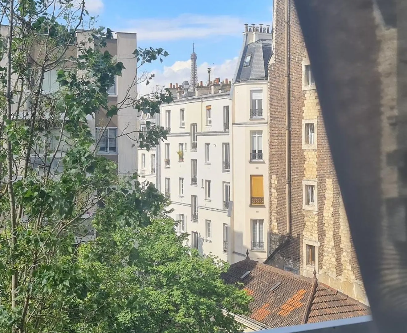 Apartment Luminous Studio_ Eiffel Tower View Paris